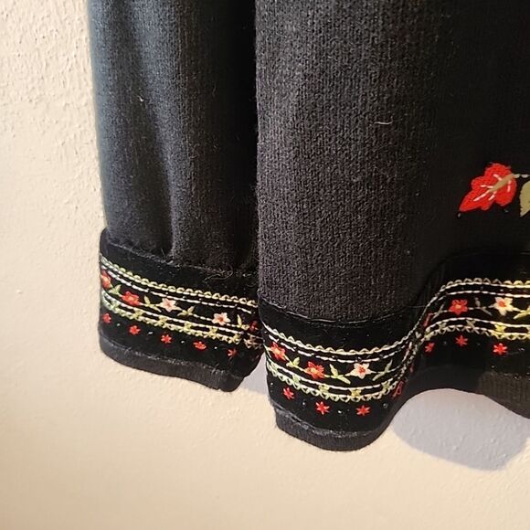 Vintage Wool Blend Cardigan Sweater Embroidered Flowers Christmas Black Red Zip - Picture 4 of 5